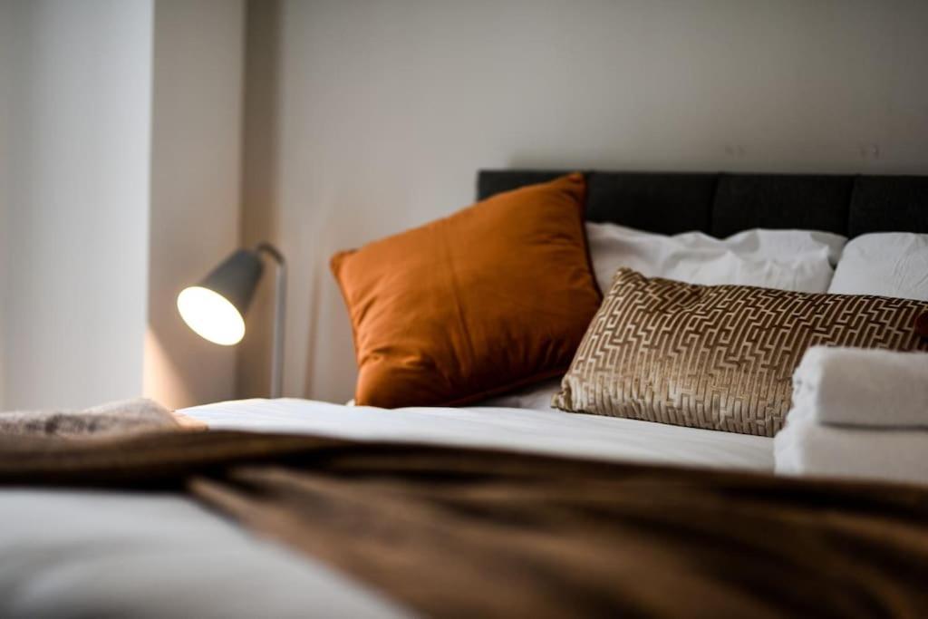 Modern 2 Bedroom Apartment - City Centre - Parking マンチェスター エクステリア 写真